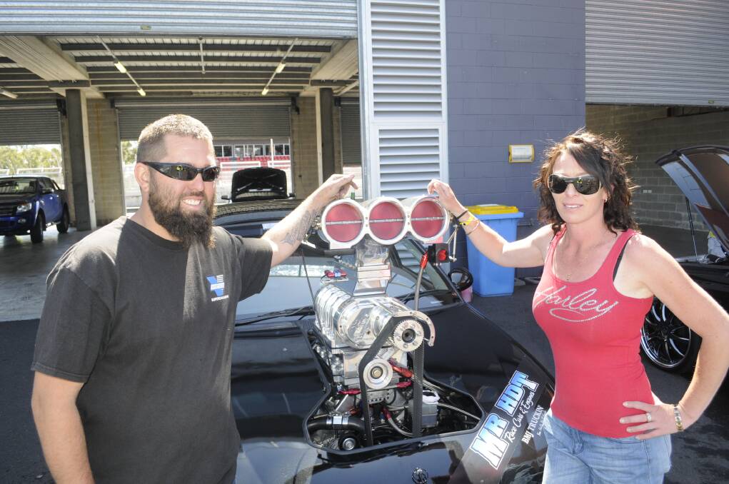HOT ROD: Mick Lukic and Dee Racic, both from Orange, with their 2001 VU (700 HP) Commodore. 031217cautof4