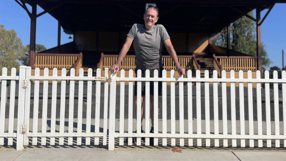 Bathurst historian Mark Windsor leaning on the fence at the Bathurst Sportsground. Picture by Bradley Jurd