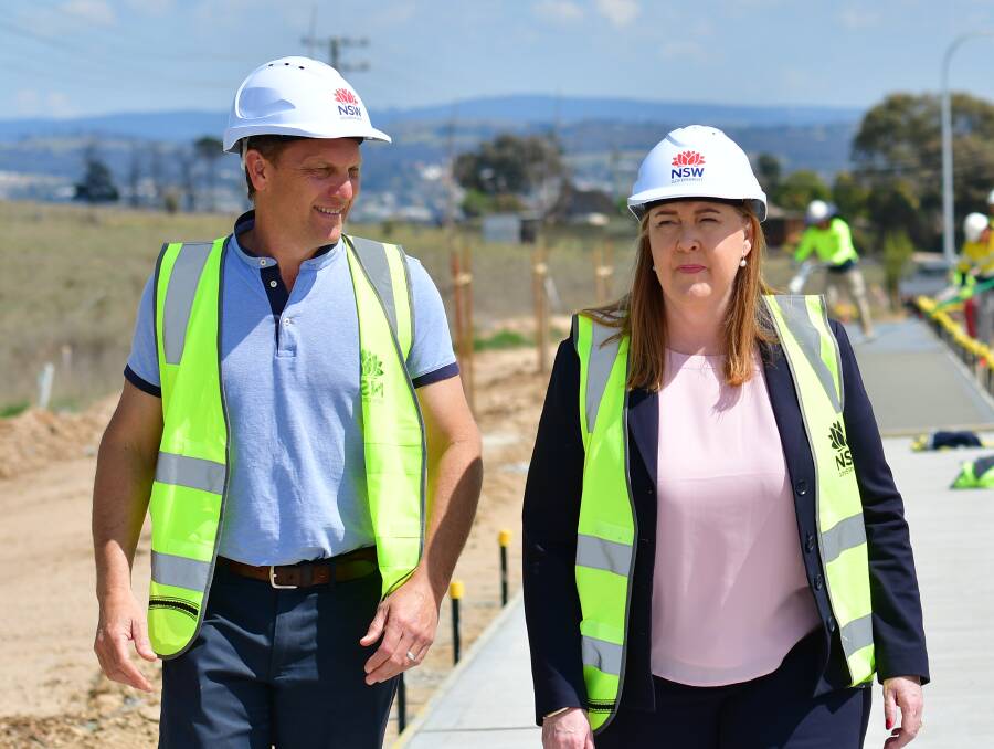 Mayor Jess Jennings and NSW Regional Transport Minister Jenny Aitchison during the minister's visit to Bathurst late in 2023. Picture by Bradley Jurd