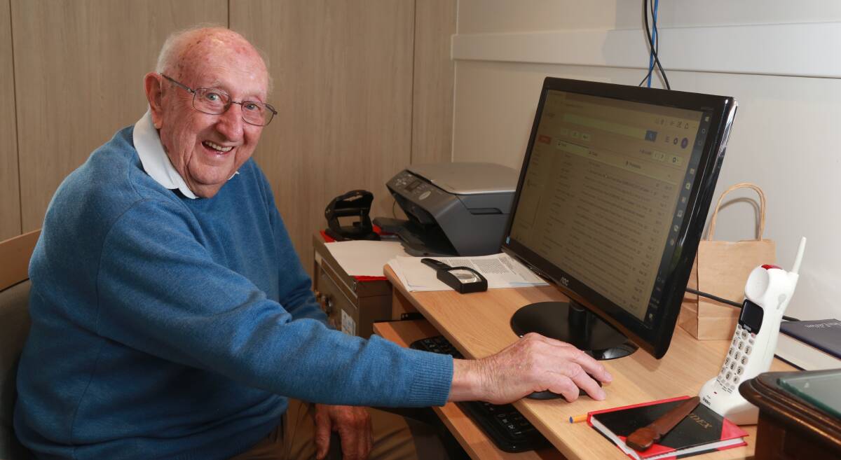 CONNECTED: Alex Bedwell, 92, is part of an older generation that is using the internet to stay in touch with relatives. He has family in the United States. Photo: PHIL BLATCH