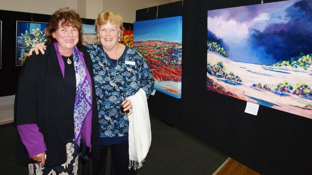 EXPERIENCE: Wanda Driscoll, who will be the lead artist for Evans Arts Council's new series of workshops, with arts council president Wendy-Lou Tisdell.