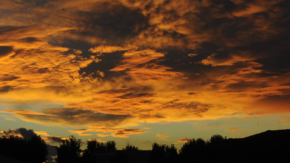 SNAPSHOT: A spectacular scene from sunset over Bathurst on Sunday evening. Photo: CHRIS SEABROOK 031917csunset