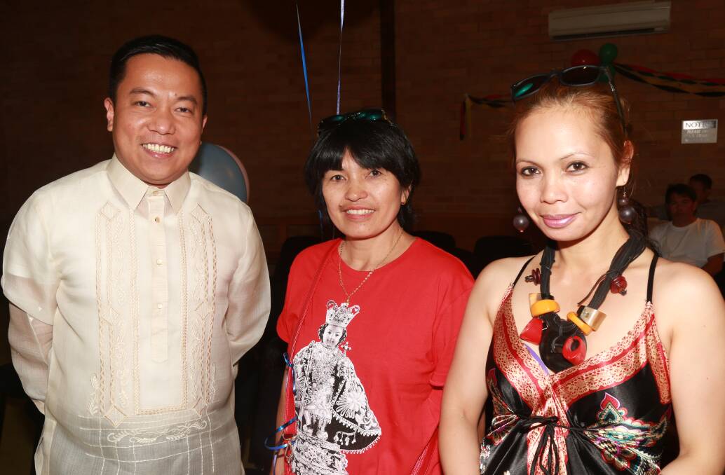 FIESTA: Consul Marford Angeles, May Cepe and Agnes Alborough were at the Fiesta Sinulog. 012217pbfilip3
