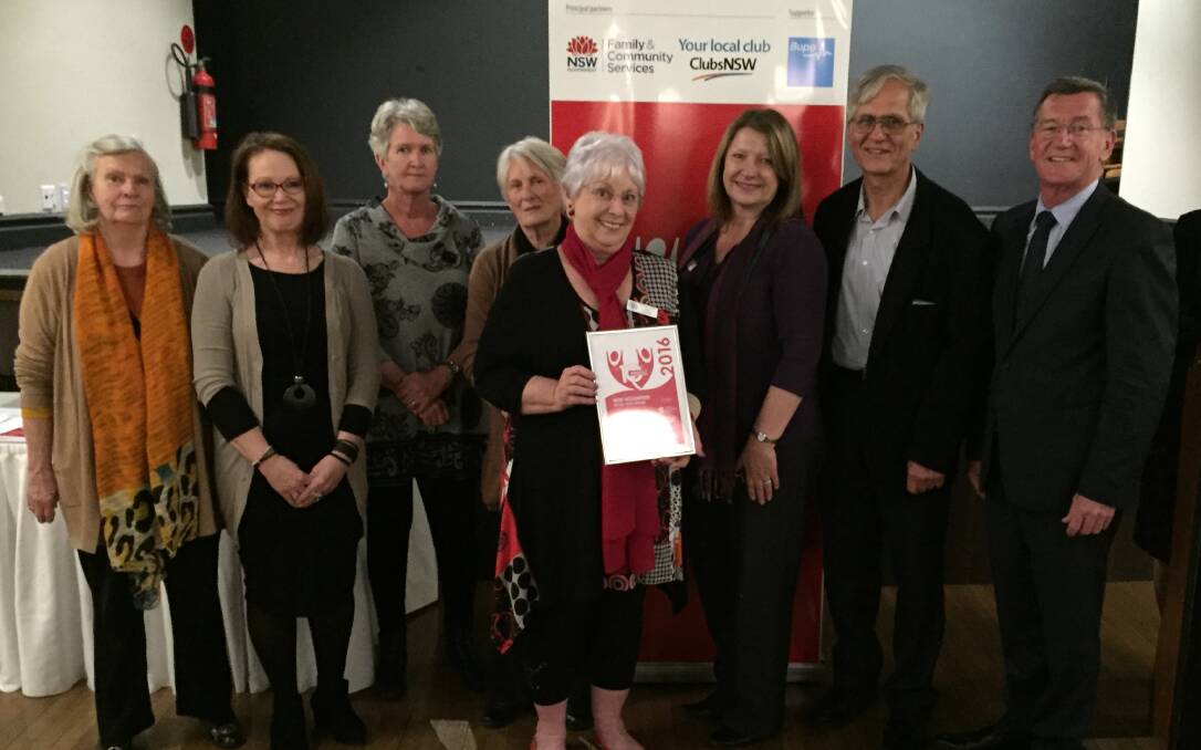 WINNERS: Mentor Connections, from Orange Migrant Support Service, was named the volunteer team of the year at the Central West NSW Volunteer of the Year Awards at Bathurst. Team memebrs are pictured with Bathurst mayor Gary Rush (right). 101416migrant