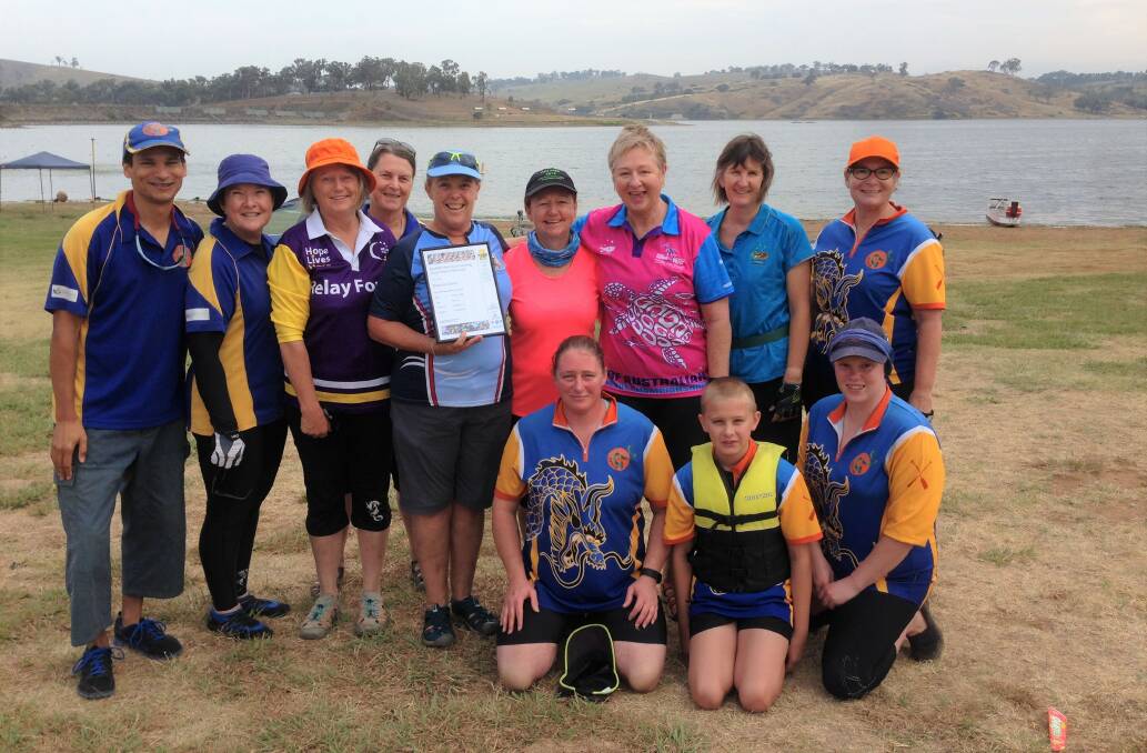 ALL TOGETHER NOW: Bathurst Pan Dragons paddlers at Chifley Dam in January.