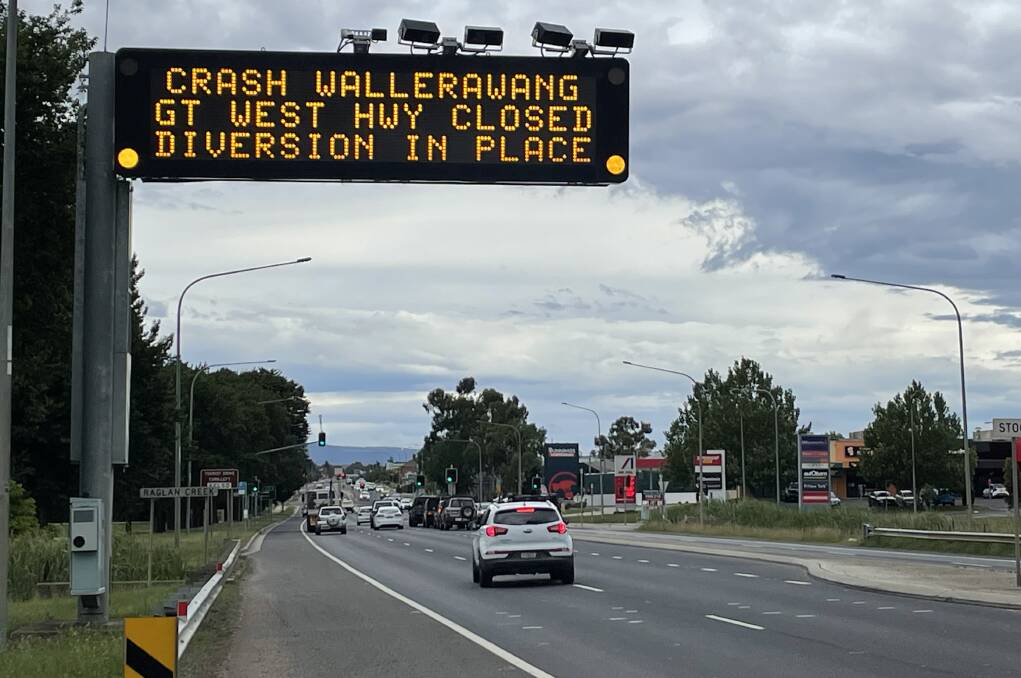 The electronic alert sign on the highway between Bathurst and Kelso this afternoon. 