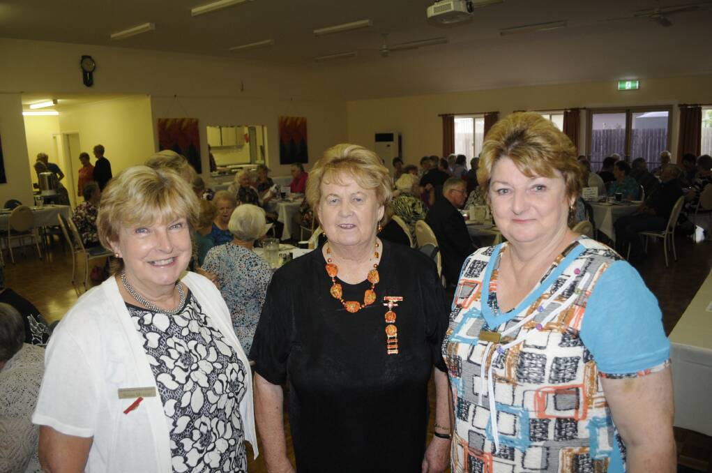 THEY WERE THERE: Susan Whalan, Beverley Stuart from Macquarie Care Centre Auxiliary and Marie Larnach. Photos: CHRIS SEABROOK 031317conf2