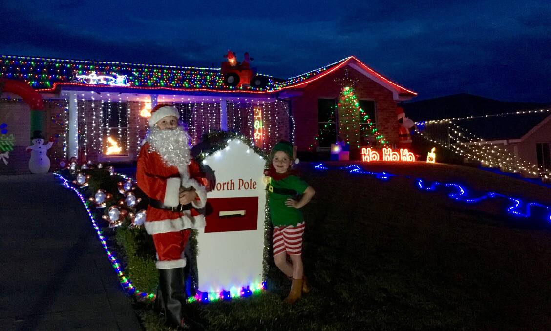 LIGHT UP: Many Bathurst residents put in a lot of effort to celebrate the Christmas season. Businesses are being encouraged to do the same. Photo: BELINDA HENRY