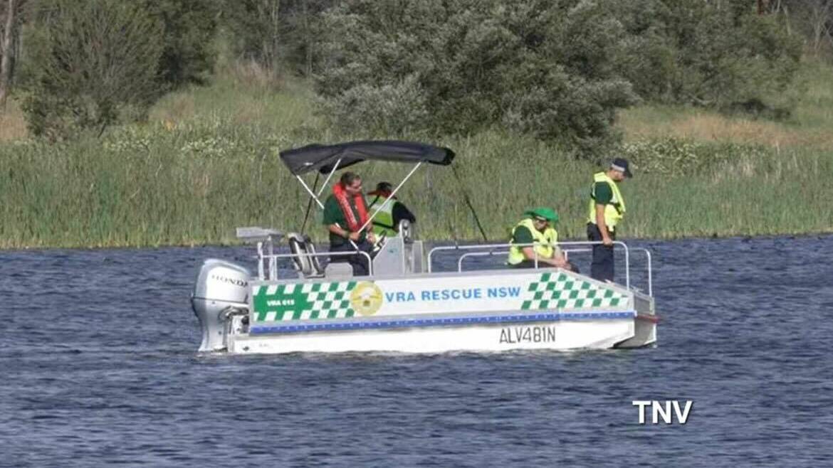 Members from VRA Rescue NSW searching Lake Wallace near Lithgow for a missing man. Picture by TNV Troy Pearson