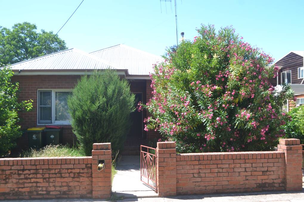 GOING AHEAD: Bathurst Regional Council will allow the cottage at 190 Rankin Street to be demolished and replaced by a modern home.