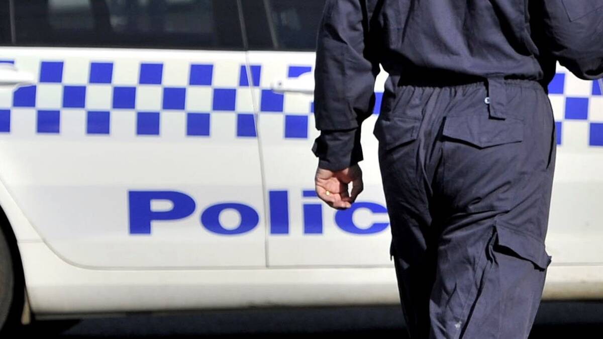 Armed robber on the loose in stolen car near Bathurst