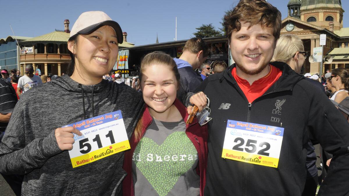 FIRST TIME ENTRANTS: Left, Michelle Yeo, Amelia Hodge and Bradley Jurd, entered the jog for the first time.  091717cejog7