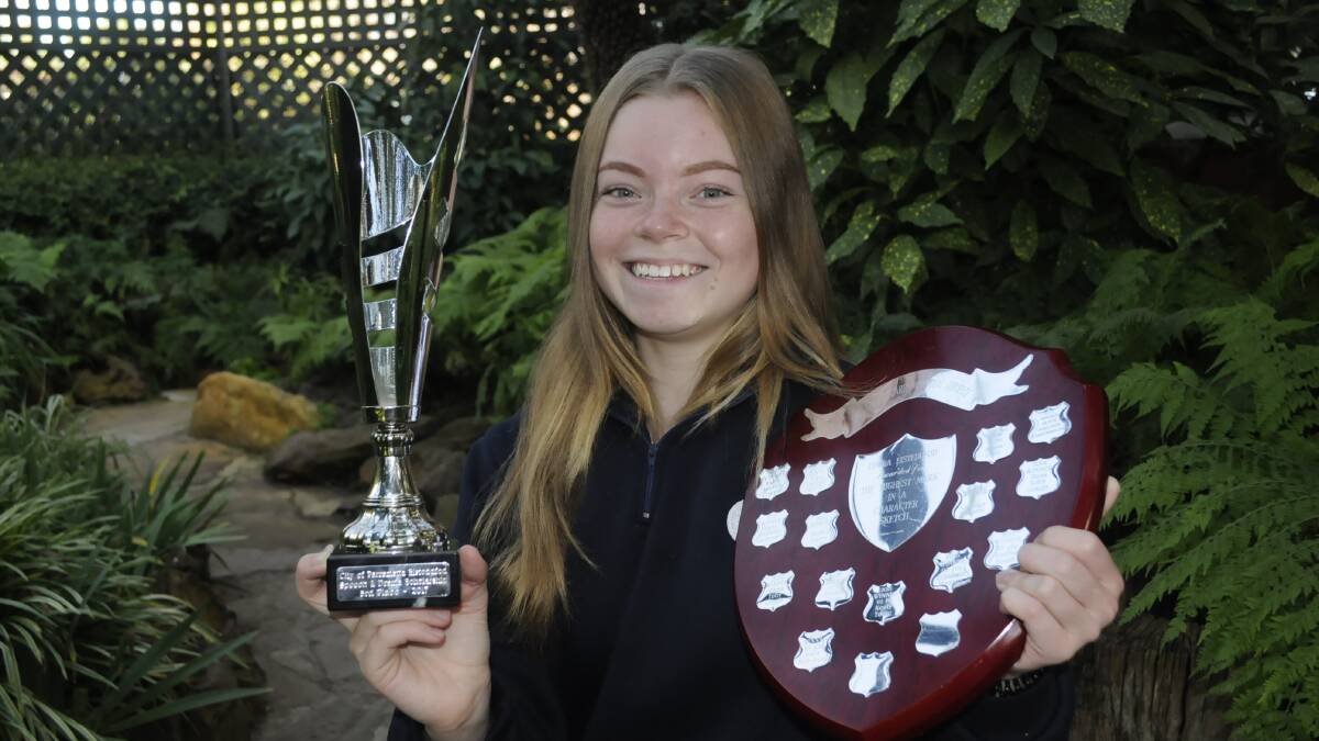 EISTEDDFOD SUCCESS: Xanthe Booth with her awards from the recent Cowra Eisteddfod. Photo: CHRIS SEABROOK 062017cwinr1