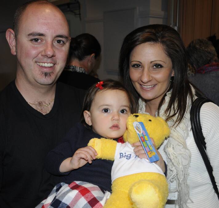 GREAT SHOW: Steve and Antoinette Angelucci with their daughter, Sophia enjoying the Play School concert. 071716cplay11