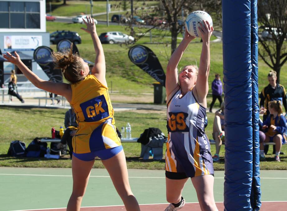 GOT IT: Danita Lane and minor premiers Bulldogs Verdelho search for a last round win over City Colts going into the Bathurst Netball Association A grade finals. Photo: PHIL BLATCH 073016pbnetball5
