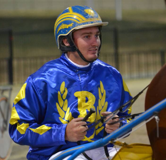 CHANGE OF VENUE: Many Bathurst trainers, including Anthony Frisby, will be racing Canola Cup heats on their home track on Wednesday night after racing at Eugowra had to be called off. Photo: ALEXANDER GRANT 011516agtrots4