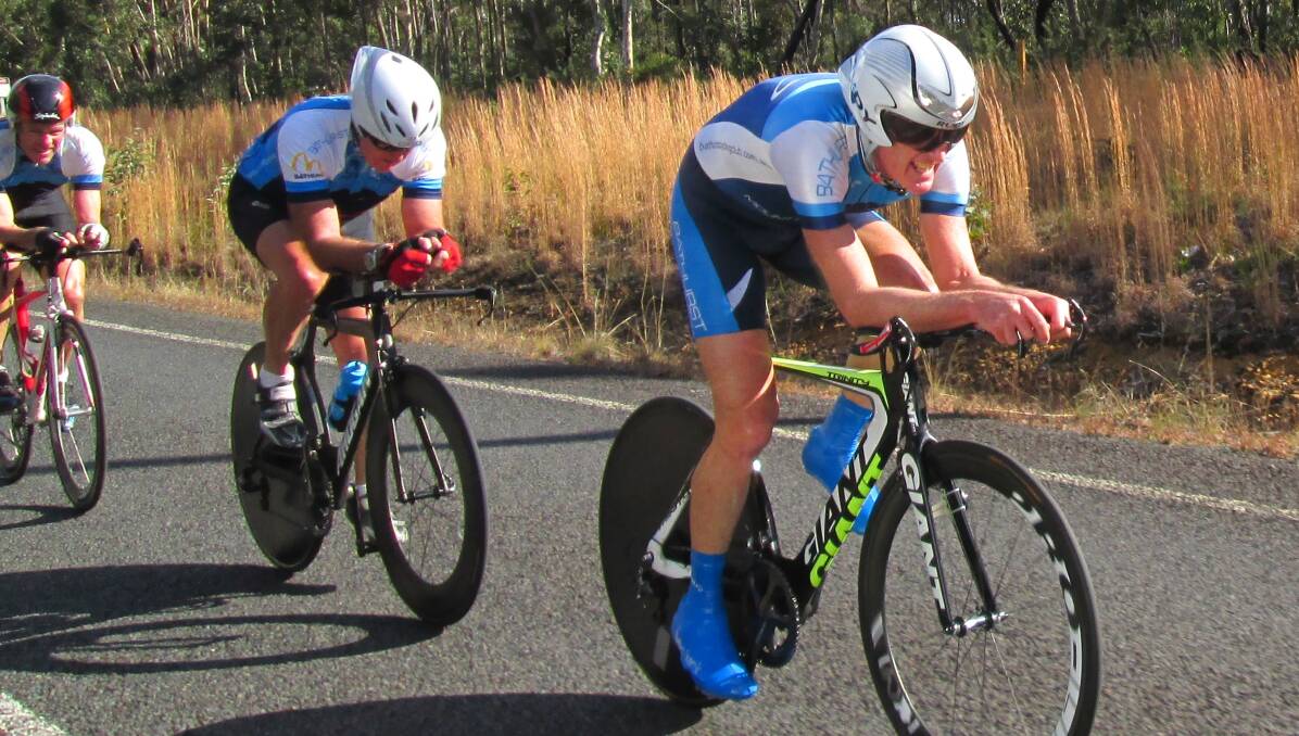 GOLDEN RIDE: Mark Windsor leads the Bathurst team, with Robert Stephen following behind, on their way to team time trial gold at Nowra. 