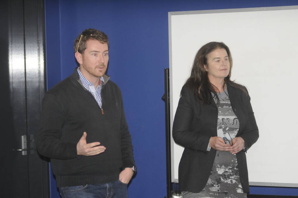 CONSULTING: The public forum for Bathurst's entrance statement was led by dsb Landscape Architects' David Pearce and Regional Integrated Marketing's Samantha Hain on Tuesday night. Photo: CHRIS SEABROOK 080817cvision1