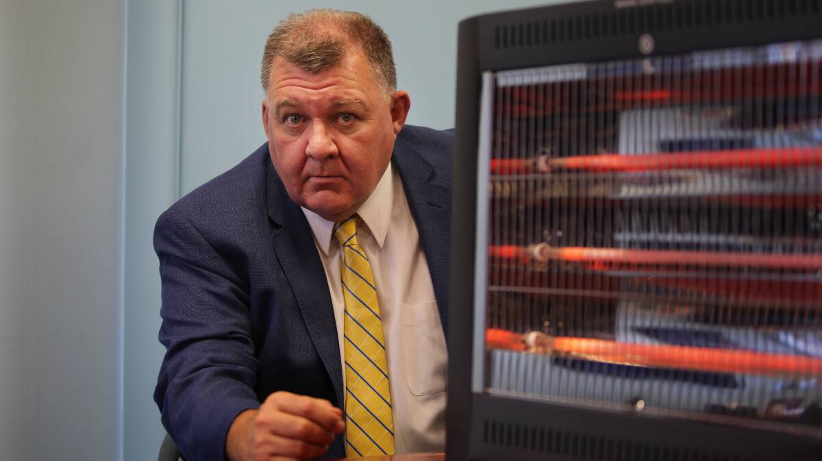 Craig Kelly says some people can't afford to heat their homes in winter. Picture: John Veage