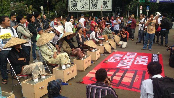 The women of Rembang during their protest outside the presidential palace in Jakarta. Photo: Supplied