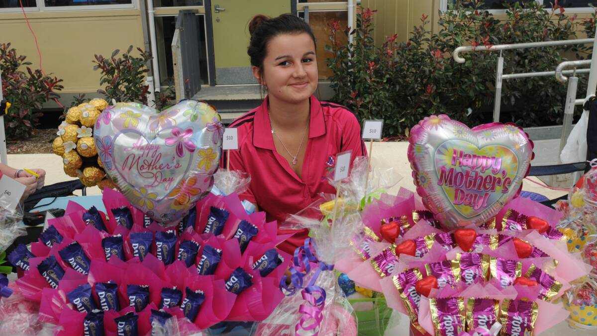 IN THE PINK: Caitlyn Peraira of Sweet Creations, Blayney. Photo: STEVE GOSCH