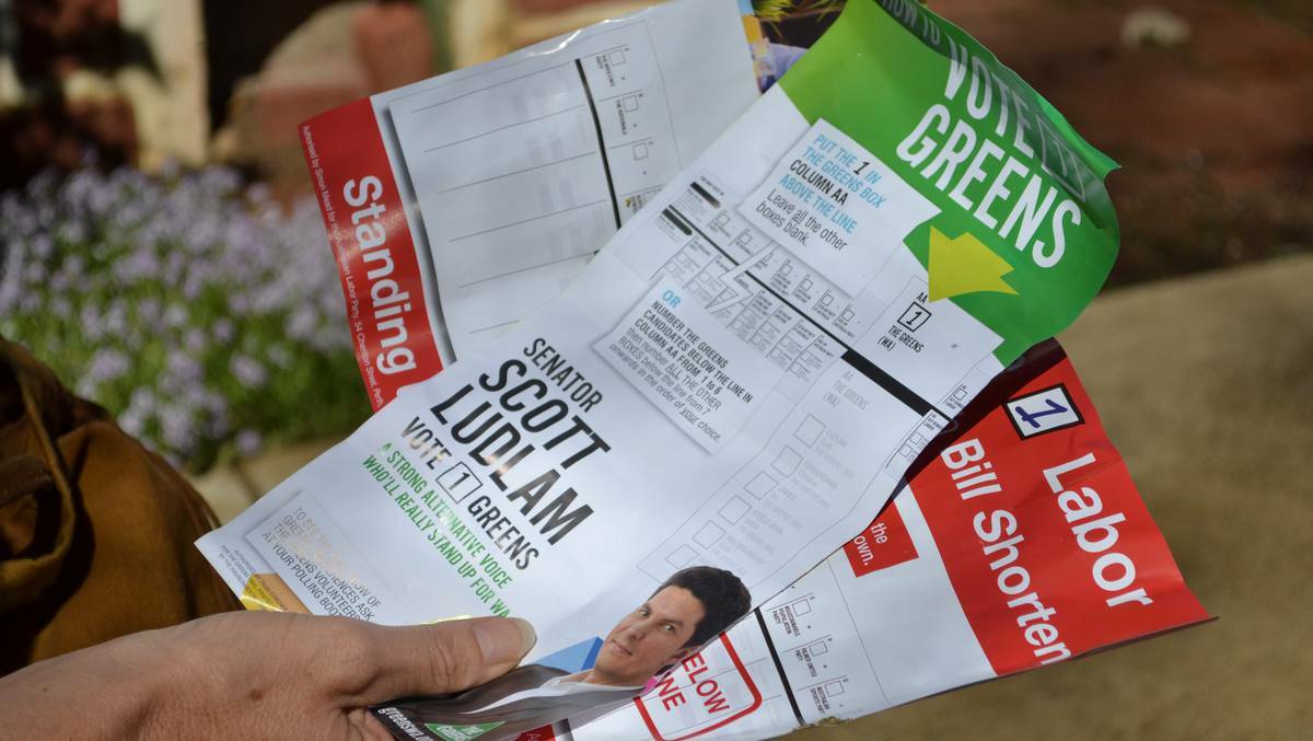Volunteers were handing out flyers from each of their preferred parties on Saturday. Photo: Zannia Yakas/Augusta-Margaret River Mail.