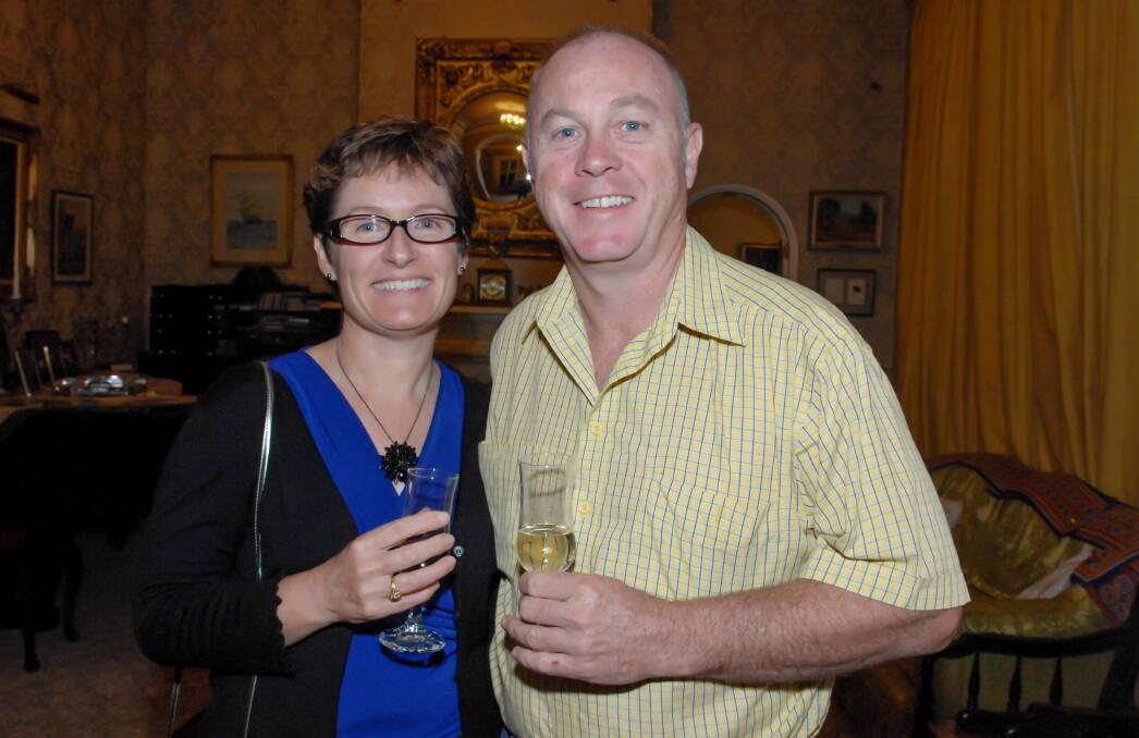 SNAPPED: Blue Note Jazz Band at Abercrombie House. Linda and Rob Brealey. 031414zjazz5