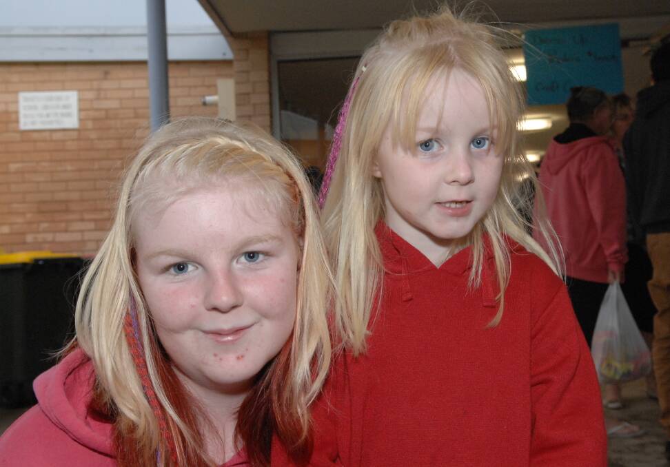 SNAPPED: Raglan Public School fete. Brianna and Leanna Hargans. 031414zfete6
