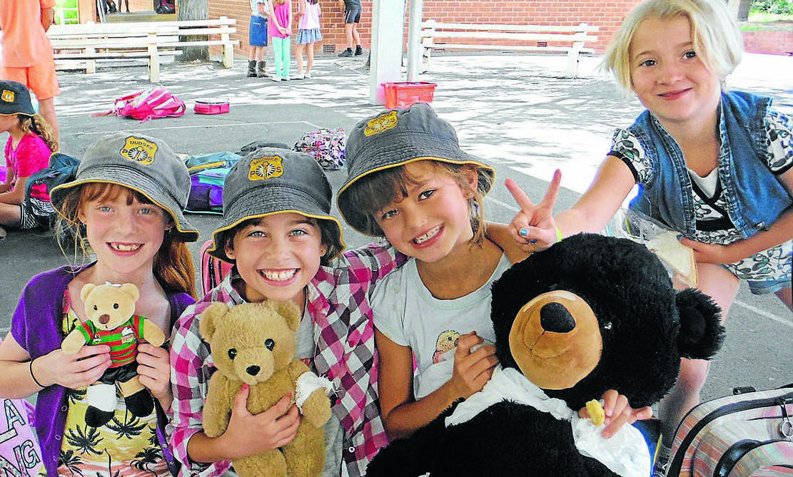 MUDGEE: Children at Mudgee Public School raised more than $1000 for the Westmead Children’s Hospital and drought-affected farmers last week.