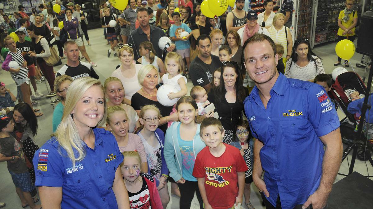 BATHURST: Super Ks Kara and Kyal Demmrich from Channel 9’s The Block Fans Versus Faves popped in to Petrie’s Mitre 10 yesterday morning to meet with fans. Photo CHRIS SEABROOK 031614cblock