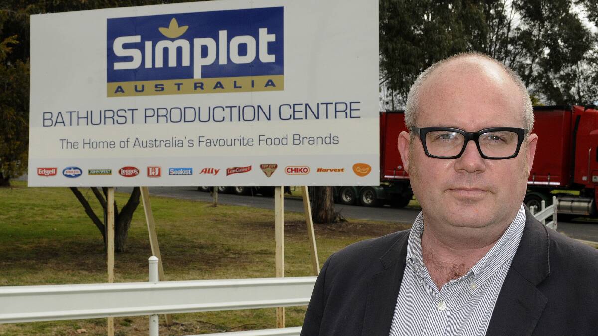 UNION: AMWU NSW secretary Tim  Ayres at Bathurst Simplot yesterday. 	091014csimplot