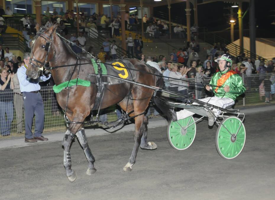 STILL FIRING: Four years on from his Bathurst Gold Crown win, Beetson will target another major series final in the $50,000 Carousel decider at Menangle this Saturday. Photo: CHRIS SEABROOK 	032710crown6k