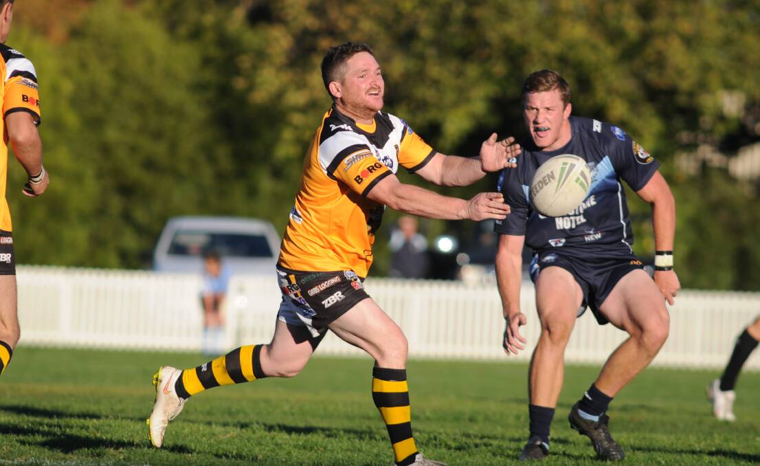FIFTEEN MINUTES OF POWER: While Oberon halfback Anton Wereta and his team-mates were not at their best on Saturday, they did enough damage in 15 powerful minutes to sink the Hawks. Photo: STEVE GOSCH 	0514sgleague2
