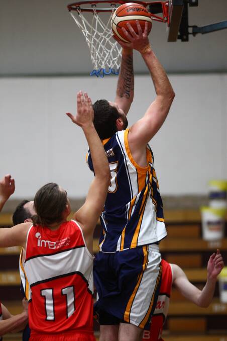 LITHGOW LAMENT: Adam Shackleton and the Bathurst Goldminers were unable to overcome the Lithgow Lazers on Saturday, going down 90-83. Photo: PHIL BLATCH	 040916pbball4