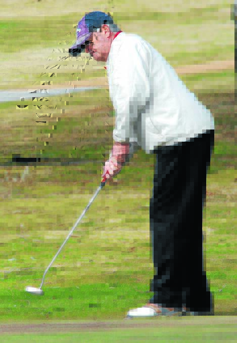ON THE CUSP: John Murphy, who plays with John Lillie, has qualified for the final of the Bathurst Golf Club’s Jimmy Johnson Trophy which will be played this Sunday.