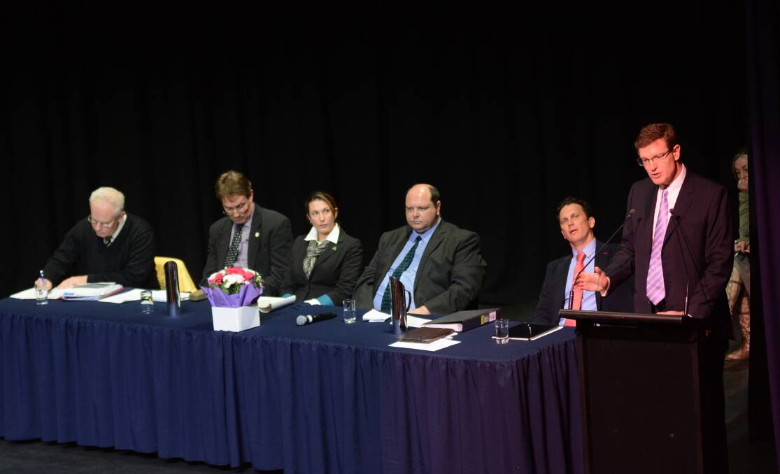 POLITICAL TALK: Anthony Craig, Bernie Gesling, Delanie Sky, Rod Bloomfield, Dr Jess Jennings and Andrew Gee at yesterday’s candidates’ forum. Photo: PHILL MURRAY 	060216pvote1