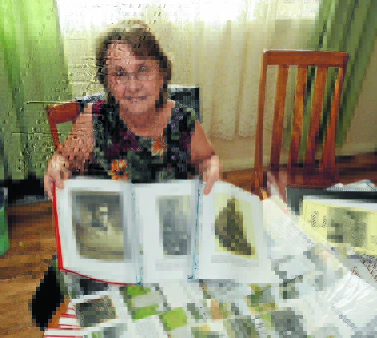 HISTORY ON SHOW: Local historian Angie Peard has an extensive World War I 
display which will be part of Eglinton’s Australia Day celebrations. Photo: PHILL 
MURRAY 012215pego2