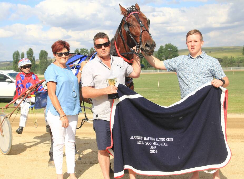 IMPRESSIVE: Connections of Oh I Am The One, Amanda, Jenny and Craig Turnbull and McCoy White, following the gelding’s success in the Billy Soo Memorial Blayney Cup on Sunday. Photo: COFFEE PHOTOGRAPHY 112215ohiamtheone	