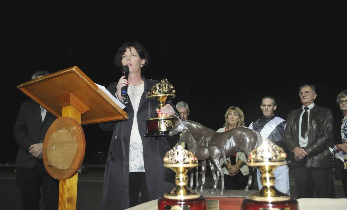 Gold Tiara Final winning connections with Kackie Gibson from the John Gibson Family trust, speaking.