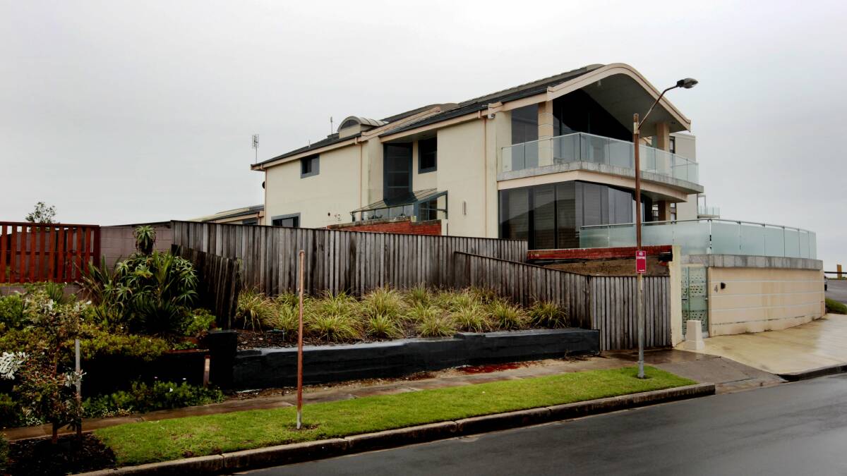Once owned by Nathan Tinkler, Ocean Street Dixon Park address. His investment included the spare block on the left of the picture. The home was also owned by Andrew Johns.

