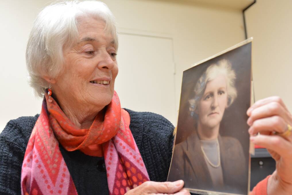 A GREAT LOVE STORY: Bathurst woman Elizabeth Magee with a photograph of her English-born grandmother Norah Creech, who fell in love with and married a wounded Anzac she was nursing. Photo: ZENIO LAPKA 042015znurse