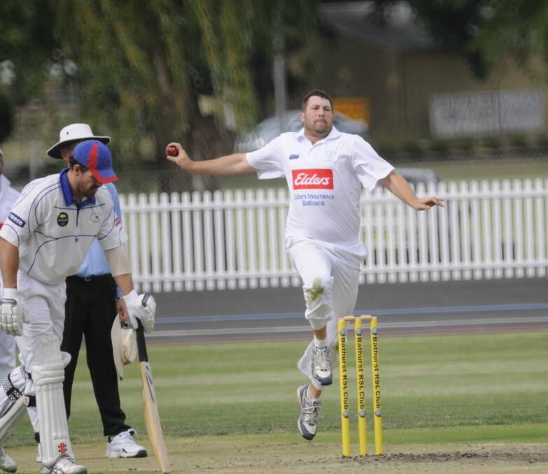 BETTER BALL WORK: Matt Fearnley says an improved team bowling performance will be the key to getting an edge on ORC in today’s BDCA first grade meeting. Photo: CHRIS SEABROOK 112214city1