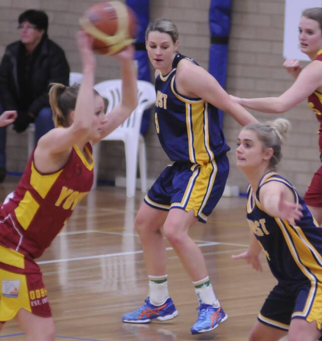 SCRATCHY FINISH: Despite good performances from Rachel Murray (left) and Olivia Patterson, the Bathurst Goldminers finished their women’s State League regular season with two losses on the weekend against Queanbeyan. Photo: CHRIS SEABROOK 062715cgoldm7
