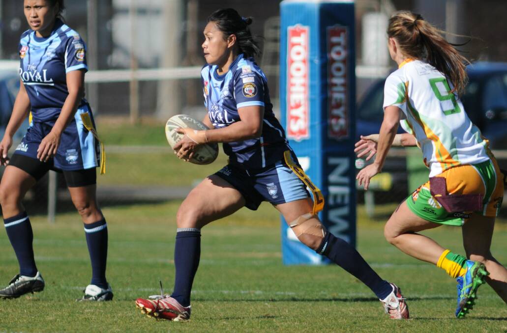EXPERIENCE: Jacky Lyden in action for Hawks' league tag outift. Photo: STEVE GOSCH 0622sgtag2