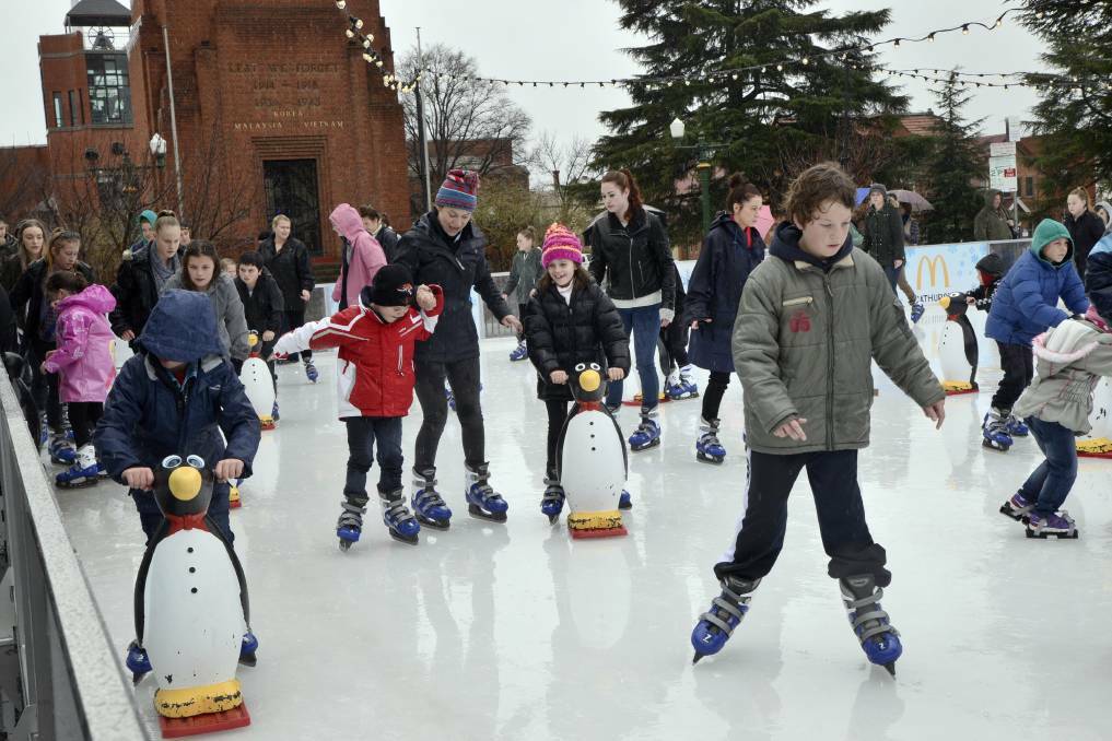 WINTER WONDERLAND: Tickets to skate at the hugely popular ice rink are still available for the Bathurst Winter Festival. Photo: PHIL MURRAY 070816pice