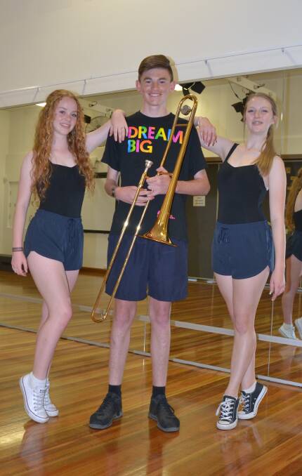 TALENT TIME: Bathurst High students Lily Cole, 13, Aidan McBurney, 16, and McKenzie Barwick, 17, will perform at Schools Spectacular. Photo: NADINE MORTON 111816nmspec3