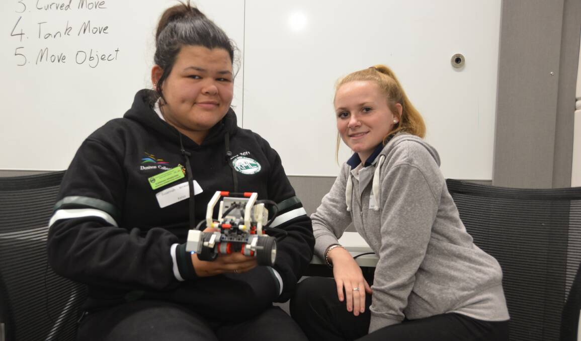 NEW SKILLS: Susannah Winkelman and Emma Bennett from Kelso High campus 'Field of Dreams' at UWS Lithgow. Photo: JACOB GILLARD lm072216uwskelso