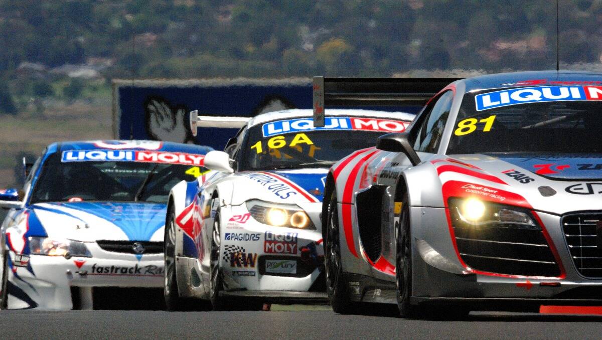 Action on track during the 2013 Bathurst 12 Hour. Photo: Zenio Lapka (Flick across to see more photos). 