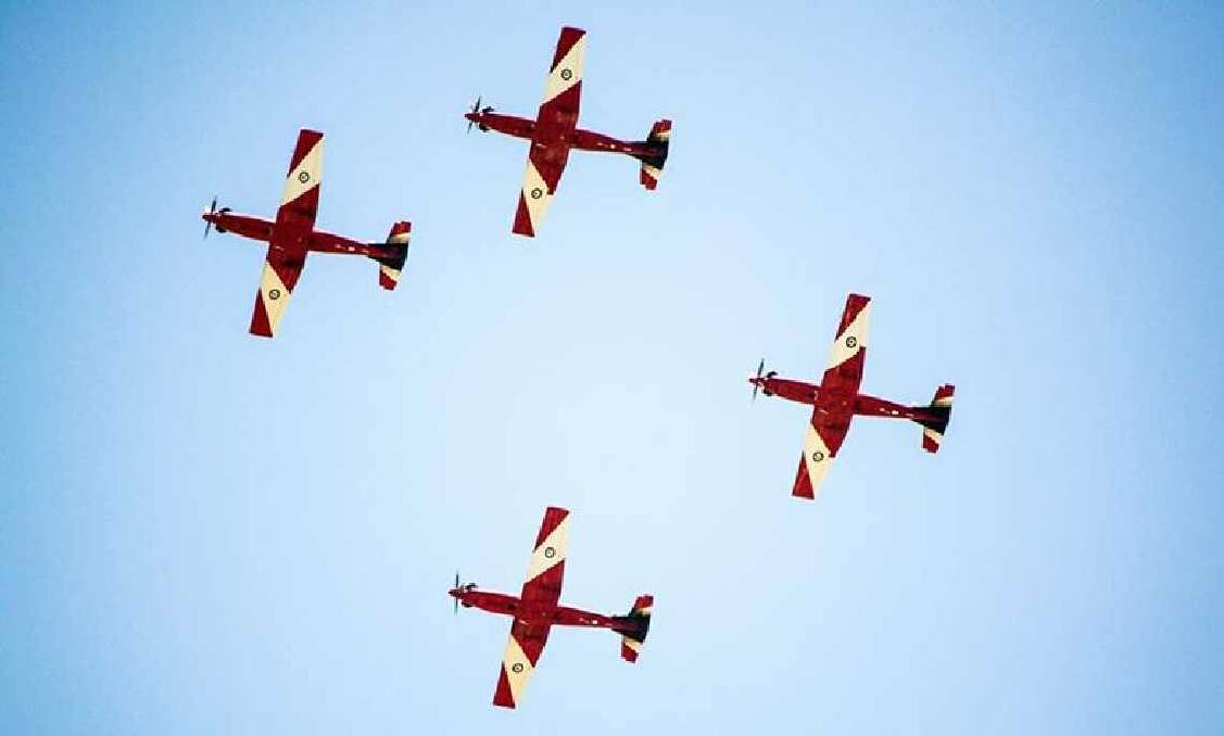 The Roulettes over Mount Panorama on Friday. Photo: Wayne Neilan, Neilan Photographics. 
