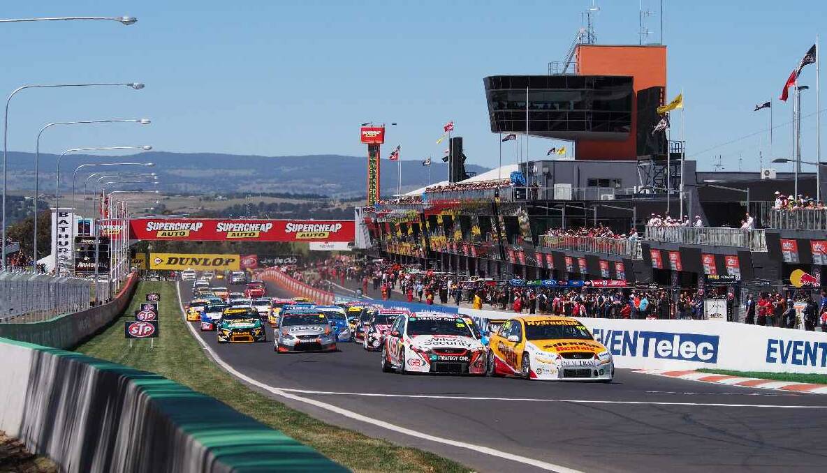 On track during day two of the Bathurst 1000 at Mount Panorama. Photo: Zenio Lapka